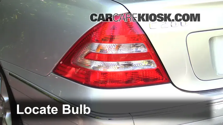 2007 Mercedes-Benz C280 4Matic 3.0L V6 Éclairage Feux de marche arrière (remplacer une ampoule)
